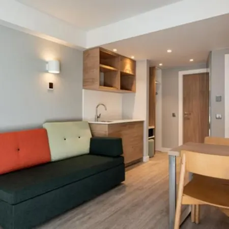 Express & By Ihg Szálloda 3*