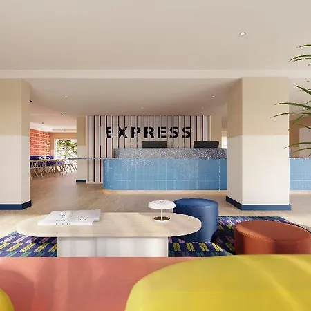 Express & By Ihg 호텔 3*