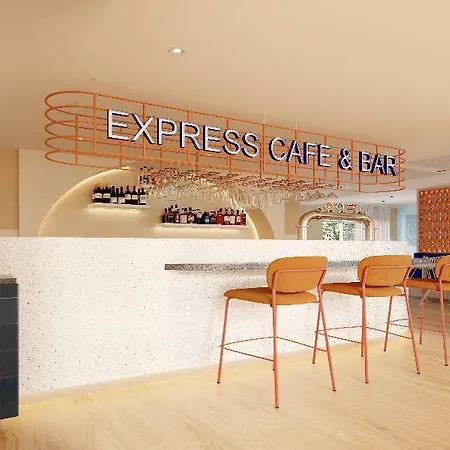 Szálloda Express & By Ihg 3*