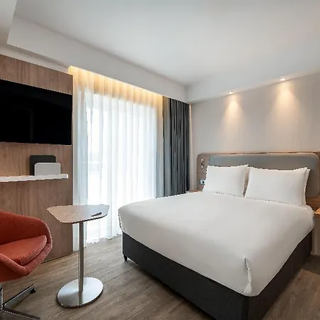 Express & By Ihg 포티마오