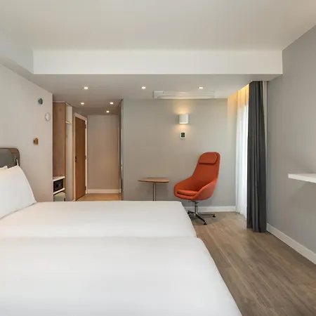 Express & By Ihg 3* 포티마오